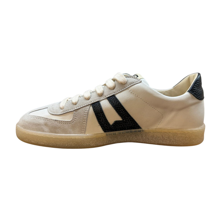 Sneakers aidosta nahasta, Valkoinen-Musta